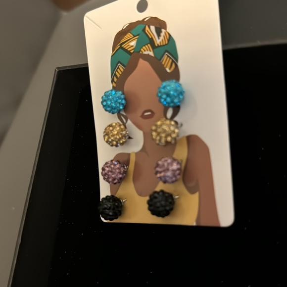 Great Deal Gorgeous Earrings 4 pairs set - Picture 2 of 4